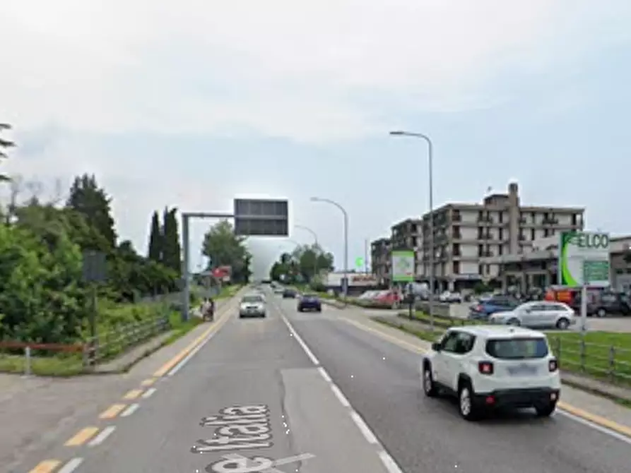 Immagine 18 di Appartamento in vendita  in Viale Italia a Conegliano