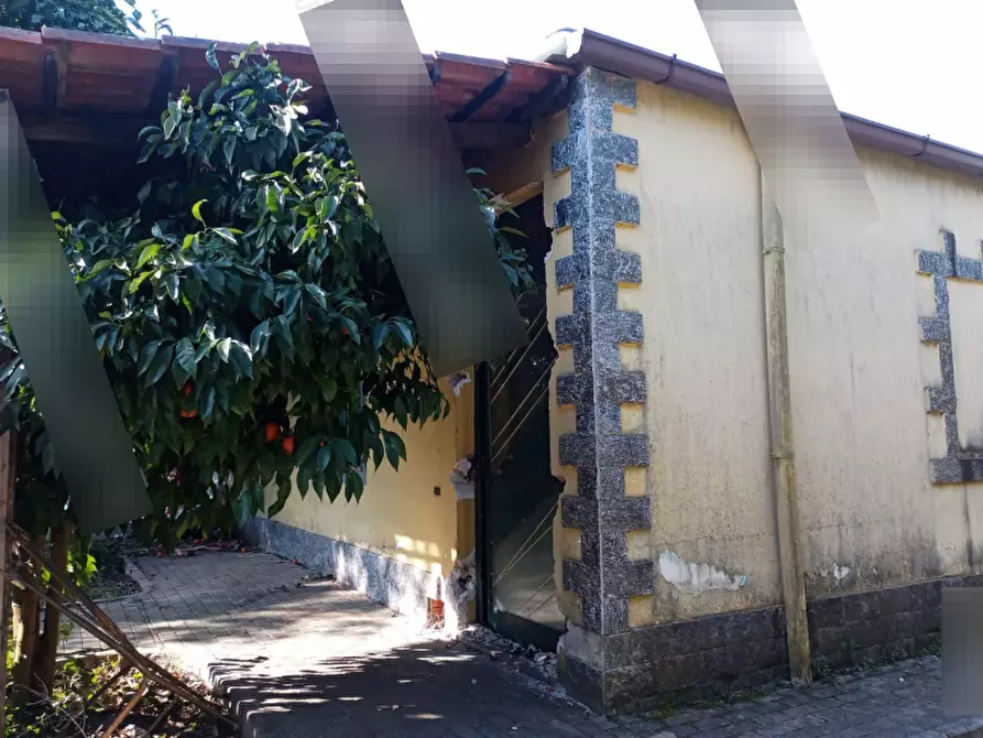Immagine 1 di Magazzino in vendita  in Via Varlese a Cassino