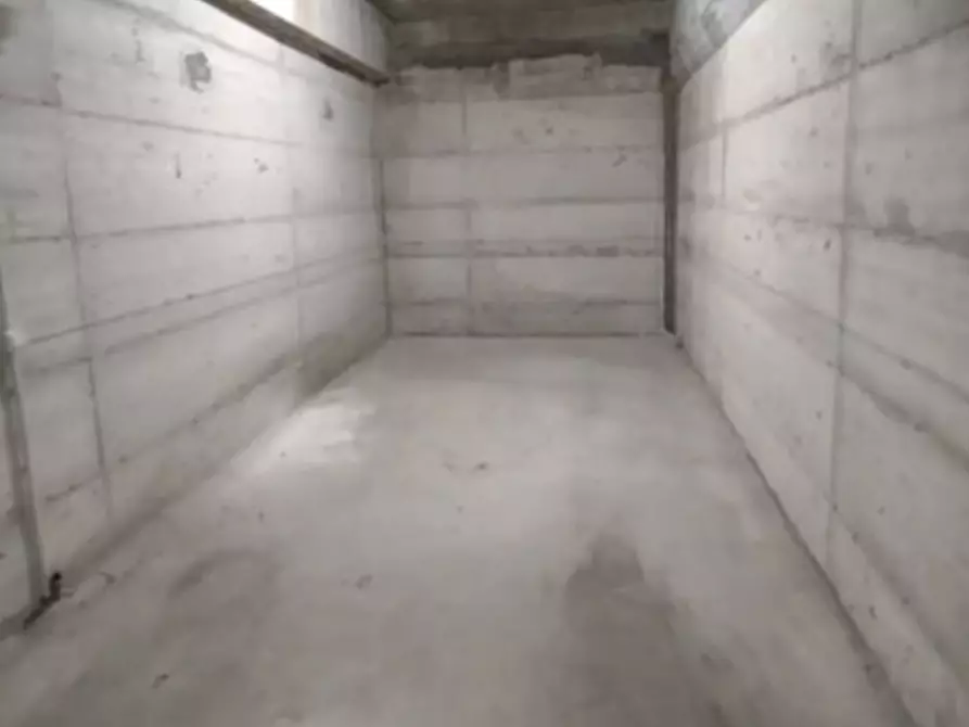 Immagine 3 di Garage in vendita  in Via Montevideo a Milano