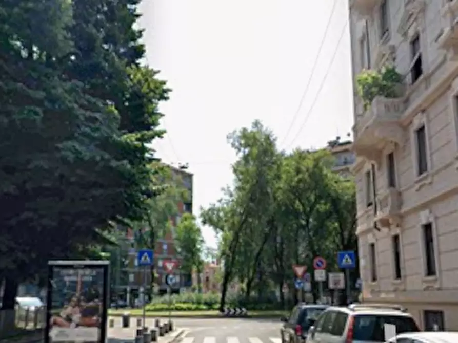 Immagine 6 di Garage in vendita  in Via Montevideo a Milano