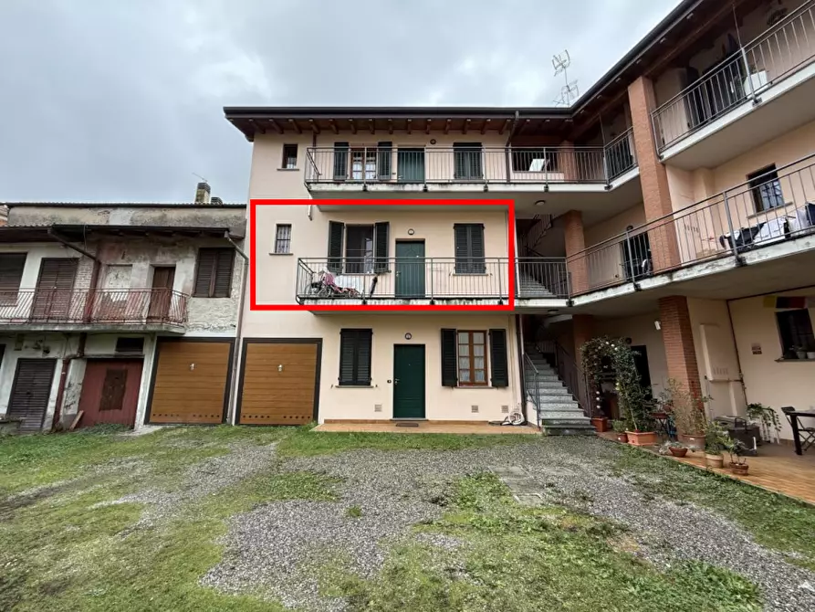Immagine 1 di Appartamento in vendita  in Via Roma a Bellinzago Lombardo