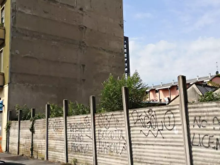 Immagine 4 di Terreno edificabile in vendita  in Piazza Tirana a Milano