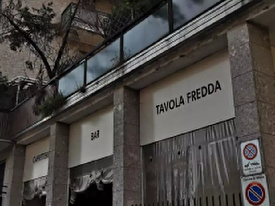 Immagine 3 di Magazzino in vendita  in Piazza Tirana a Milano