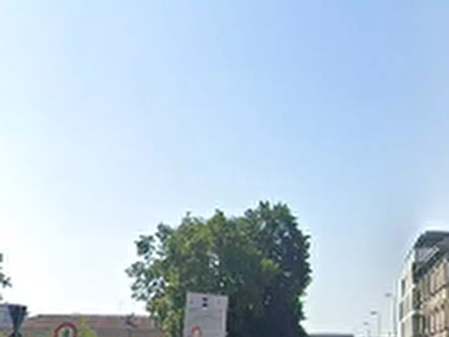 Immagine 9 di Magazzino in vendita  in Piazza Tirana a Milano