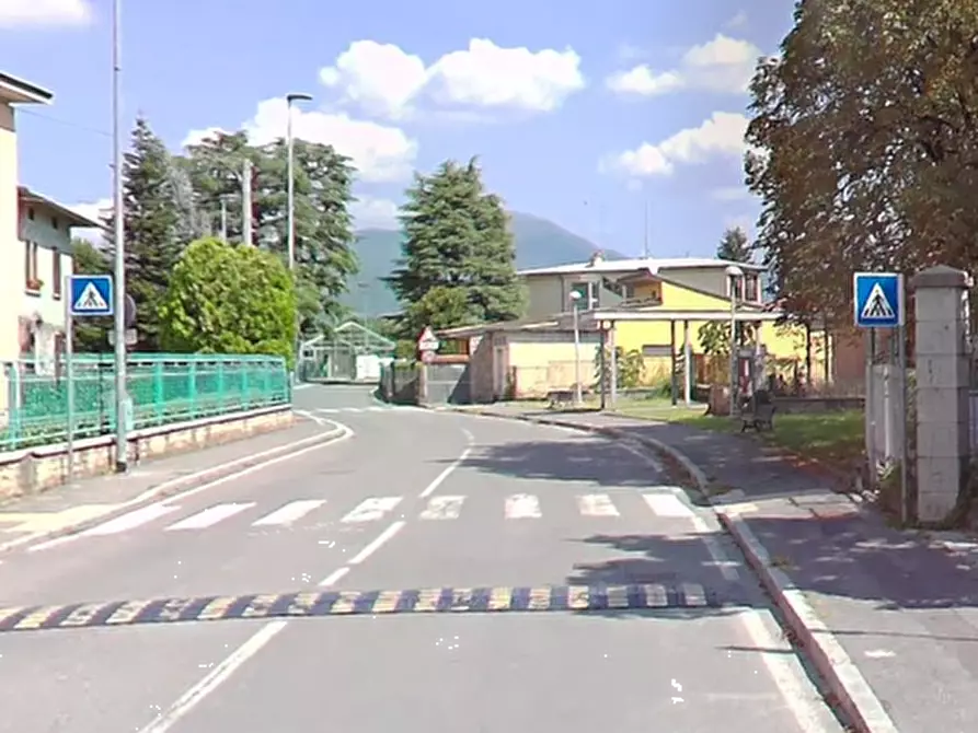 Immagine 2 di Negozio in vendita  in Via Monsignore Guglielmo Carozzi a Seriate