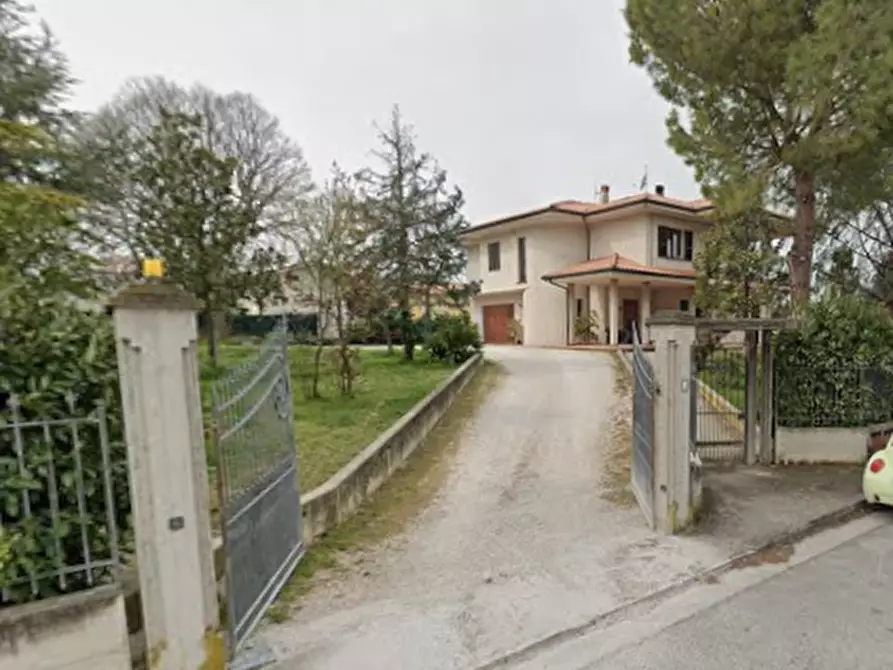 Immagine 4 di Villa in vendita  in Via Cardinali a Monte San Pietrangeli