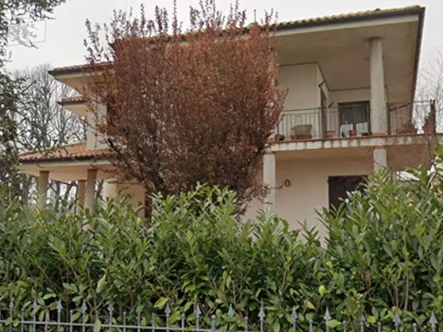 Immagine 6 di Villa in vendita  in Via Cardinali a Monte San Pietrangeli