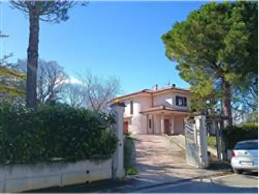 Immagine 13 di Villa in vendita  in Via Cardinali a Monte San Pietrangeli