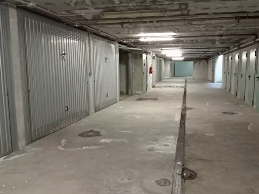 Immagine 2 di Garage in vendita  in Via Ambrogio Binda a Milano