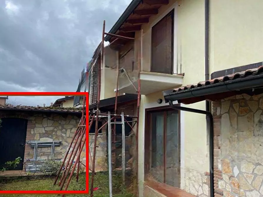 Immagine 2 di Villa in vendita  in  Via dell'aringo a L'aquila
