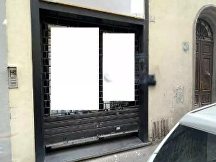 Immagine 3 di Negozio in vendita  in Via Serragli a Firenze