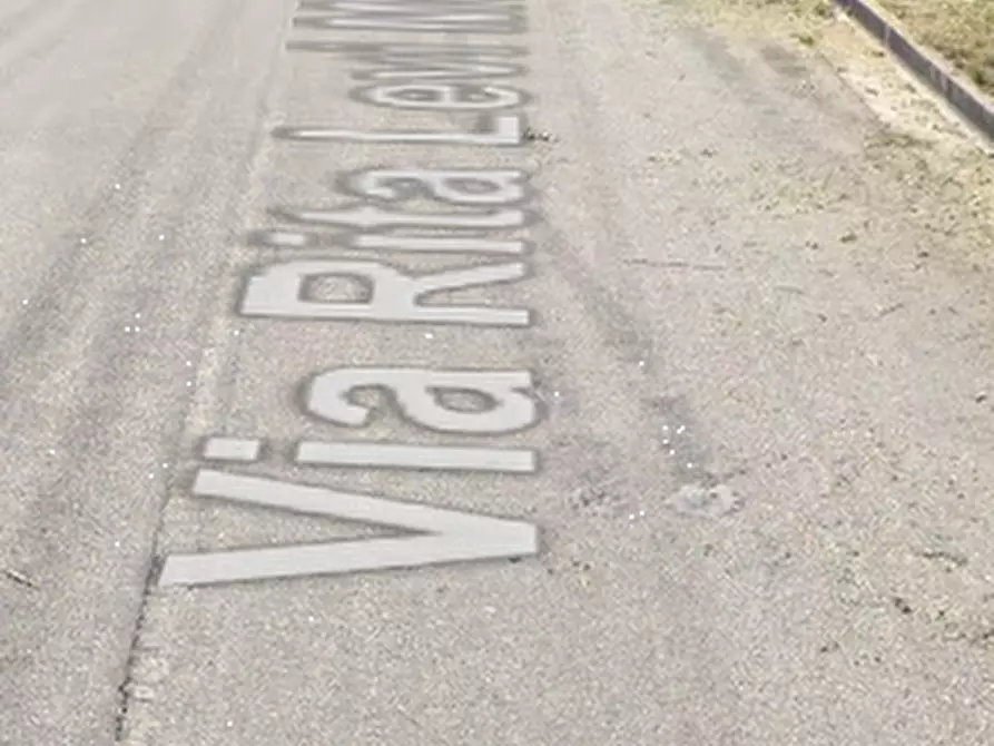Immagine 7 di Posto auto in vendita  in Via Rita Levi Montalcini a Castelpetroso