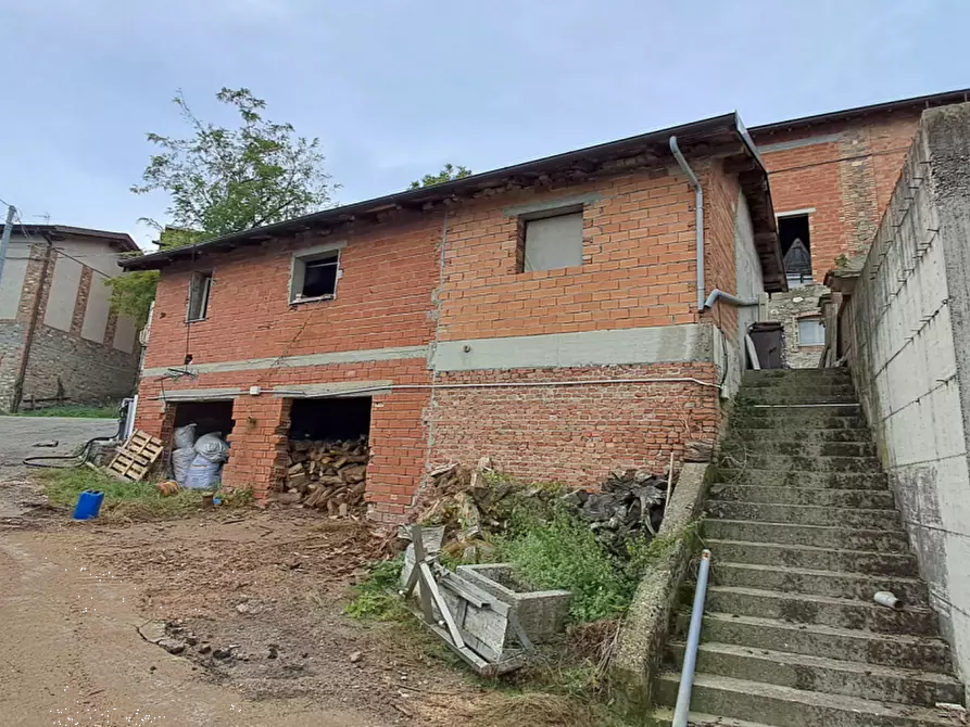 Immagine 3 di Garage in vendita  in Via Corciolano a Baiso