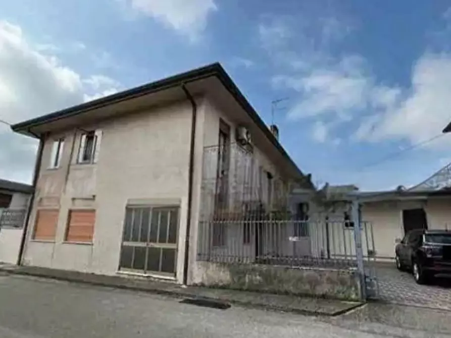 Immagine 1 di Laboratorio in vendita  in Via Pisacane a Cavarzere