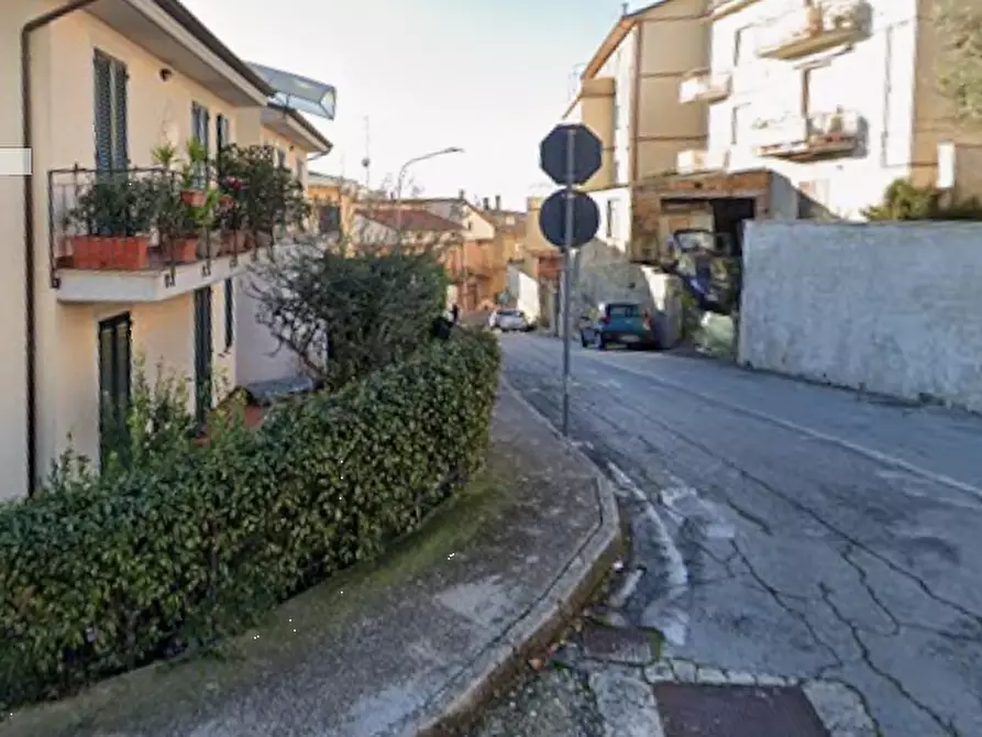Immagine 3 di Appartamento in vendita  in Via Ugo Foscolo a Monte Urano