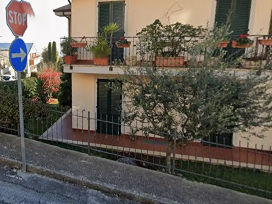Immagine 10 di Appartamento in vendita  in Via Ugo Foscolo a Monte Urano