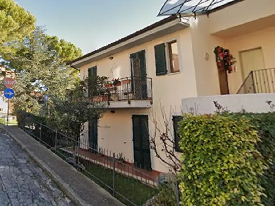 Immagine 12 di Appartamento in vendita  in Via Ugo Foscolo a Monte Urano