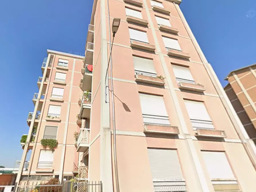 Immagine 4 di Appartamento in vendita  in Via Firenze a Castellanza