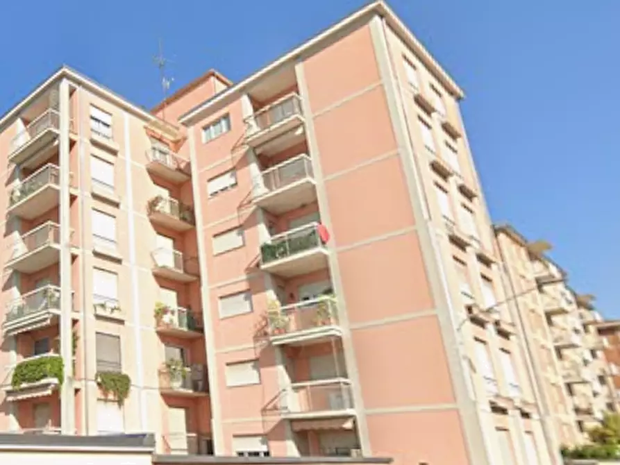 Immagine 6 di Appartamento in vendita  in Via Firenze a Castellanza