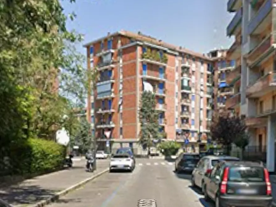 Immagine 7 di Garage in vendita  in Via Molinazzo a Milano
