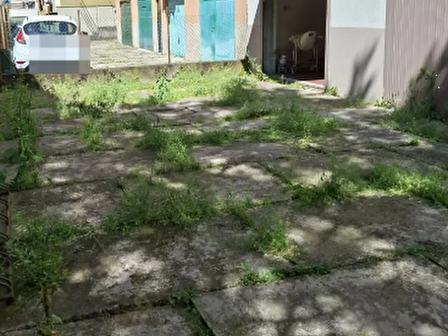 Immagine 3 di Garage in vendita  in Via Luigi Musini a Parma