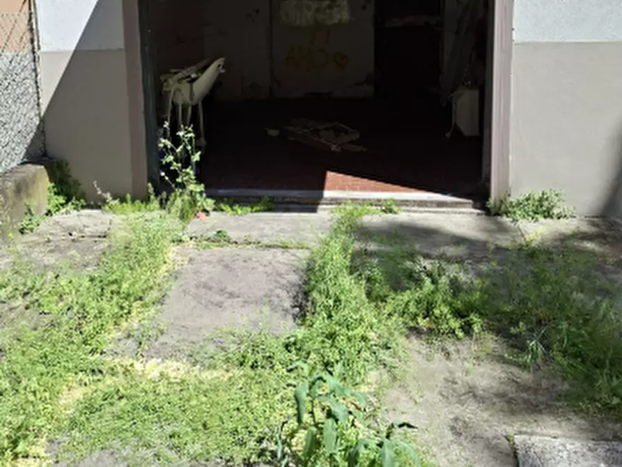 Immagine 4 di Garage in vendita  in Via Luigi Musini a Parma