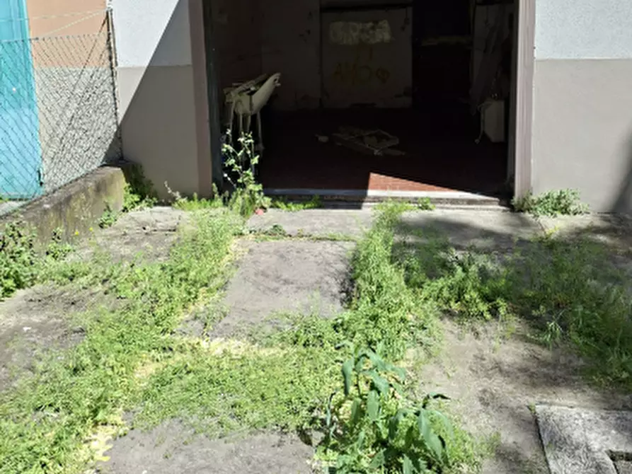 Immagine 6 di Garage in vendita  in Via Luigi Musini a Parma