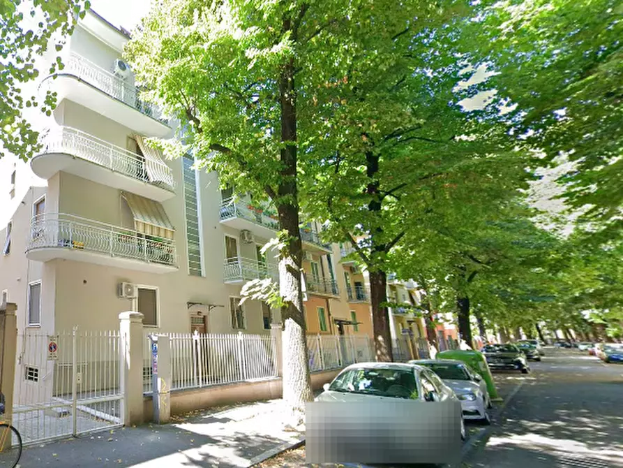 Immagine 11 di Garage in vendita  in Via Luigi Musini a Parma