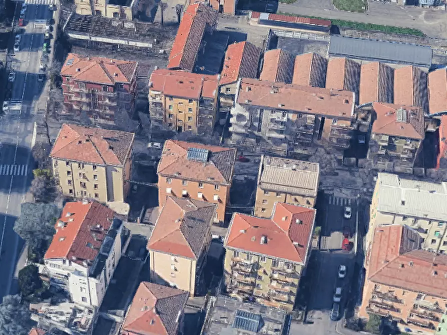 Immagine 14 di Garage in vendita  in Via Luigi Musini a Parma