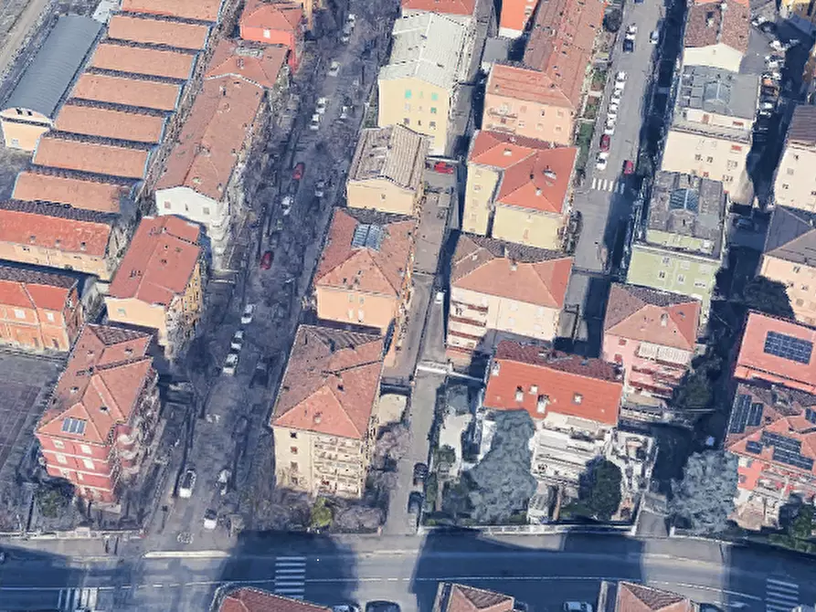 Immagine 16 di Garage in vendita  in Via Luigi Musini a Parma