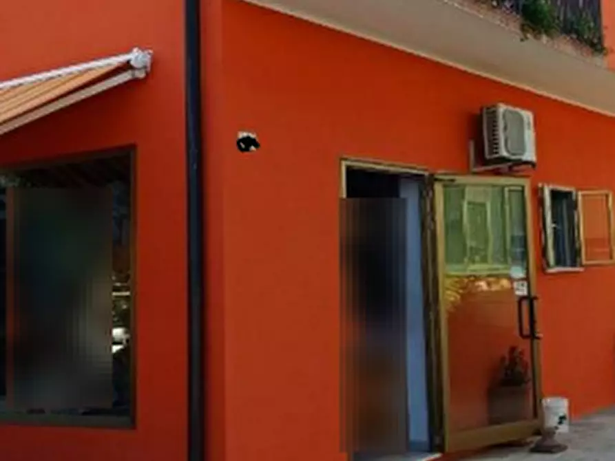 Immagine 5 di Negozio in vendita  in via Volta a Campagna Lupia