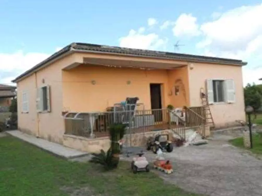 Immagine 1 di Casa indipendente in vendita  in Via Sessa Aurunca a Anzio