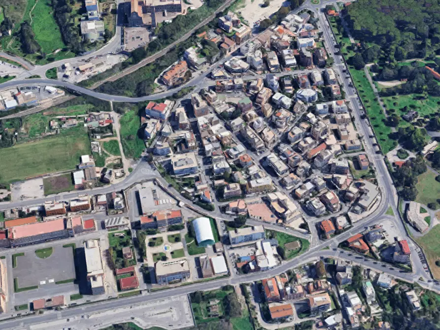 Immagine 6 di Magazzino in vendita  in Via Bengasi a Anzio