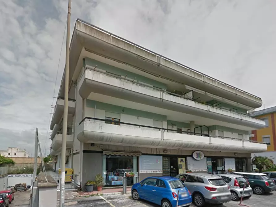 Immagine 1 di Negozio in vendita  in Via Bengasi a Anzio