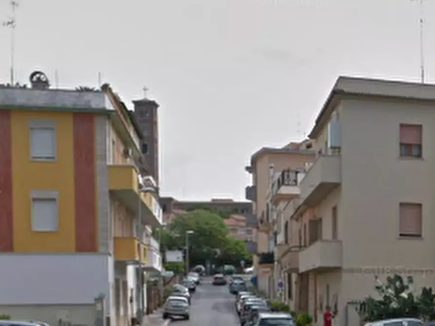 Immagine 3 di Negozio in vendita  in Via Bengasi a Anzio