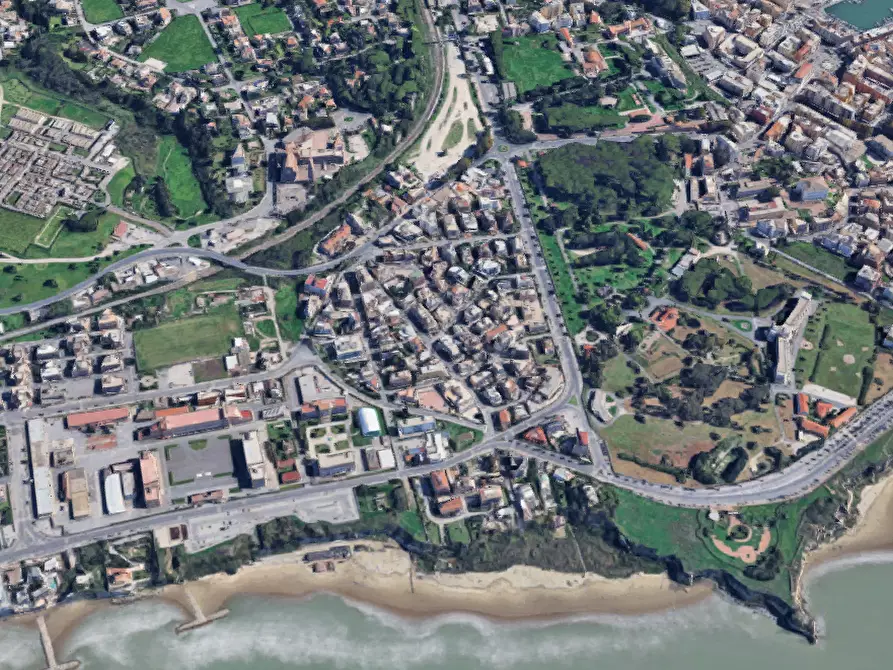 Immagine 7 di Negozio in vendita  in Via Bengasi a Anzio
