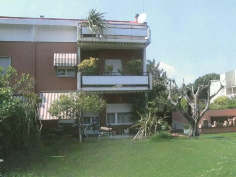 Immagine 1 di Porzione di casa in vendita  in Via Eschilo a Roma