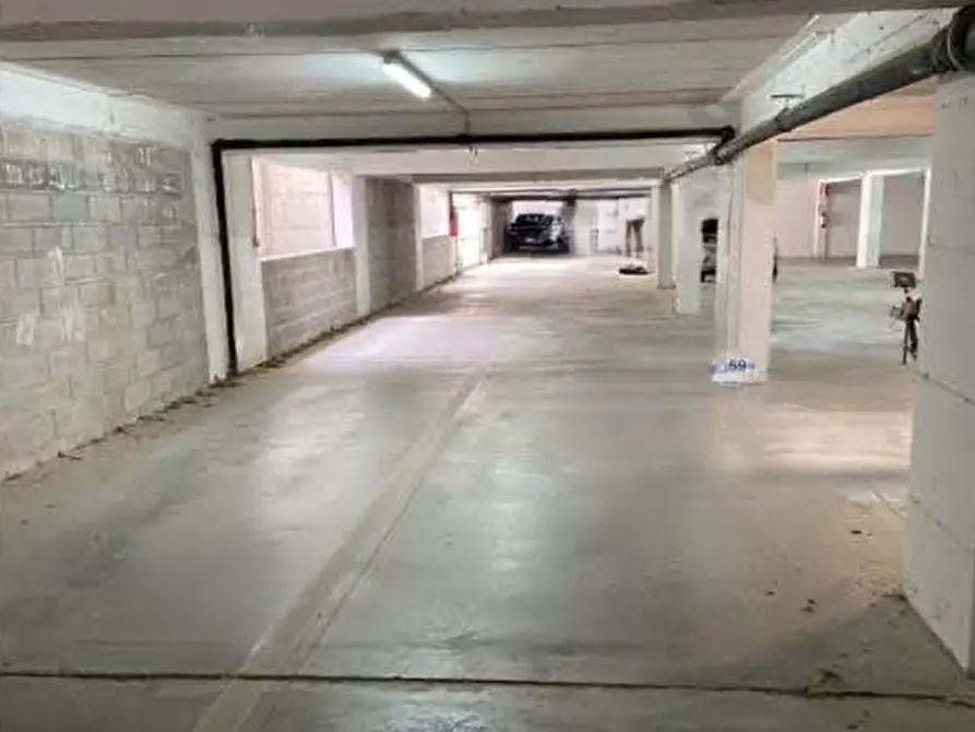 Immagine 2 di Posto auto in vendita  in Via Monte Terminillo a L'aquila