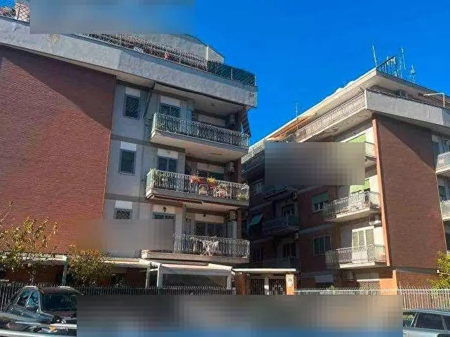 Immagine 2 di Appartamento in vendita  in Via dell'Airone a Roma