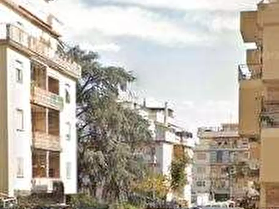 Immagine 7 di Appartamento in vendita  in Via dell'Airone a Roma