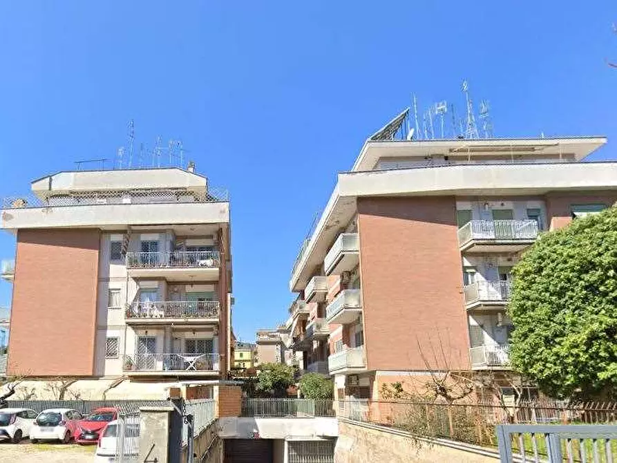 Immagine 8 di Appartamento in vendita  in Via dell'Airone a Roma