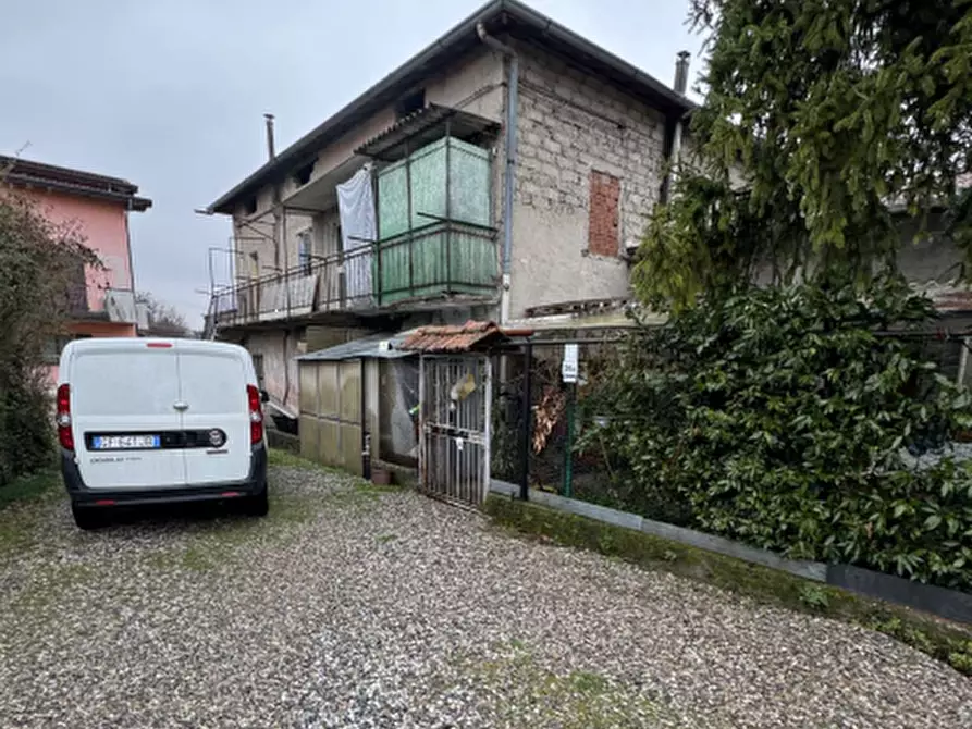 Immagine 2 di Magazzino in vendita  in Via Francesco Nullo a Seriate