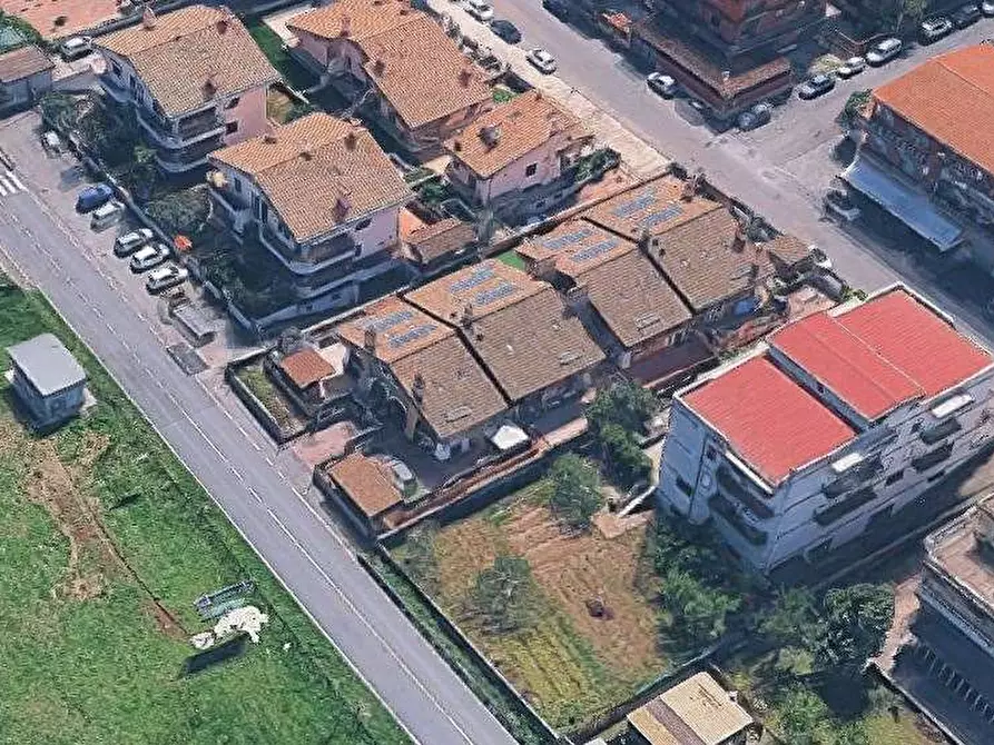 Immagine 10 di Casa indipendente in vendita  in Via Borghesiana a Roma