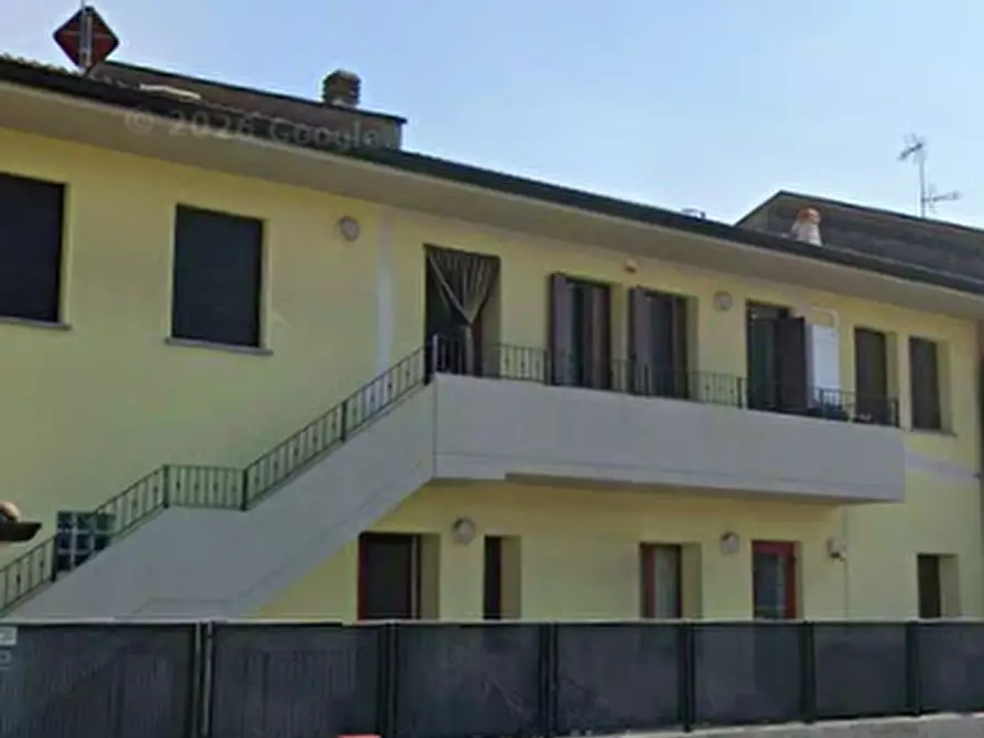 Immagine 4 di Stabile in vendita  in Viale Lombardia a Romano Di Lombardia