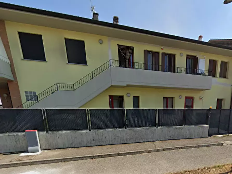 Immagine 6 di Stabile in vendita  in Viale Lombardia a Romano Di Lombardia