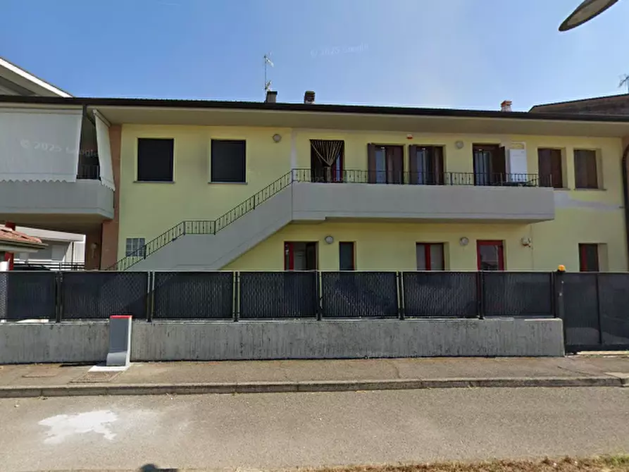 Immagine 11 di Stabile in vendita  in Viale Lombardia a Romano Di Lombardia