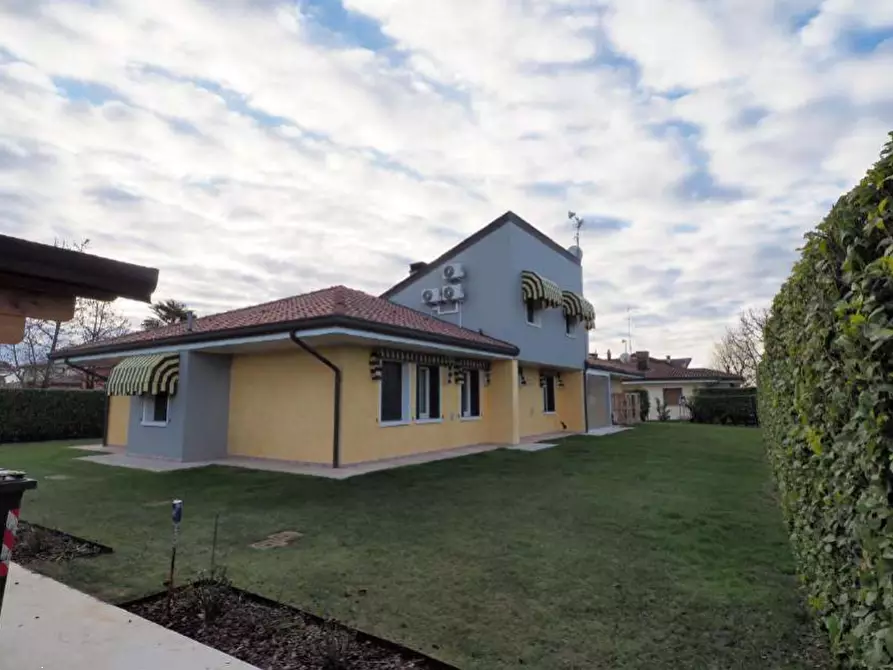 Immagine 11 di Villetta a schiera in vendita  in via Romagna a Porcia