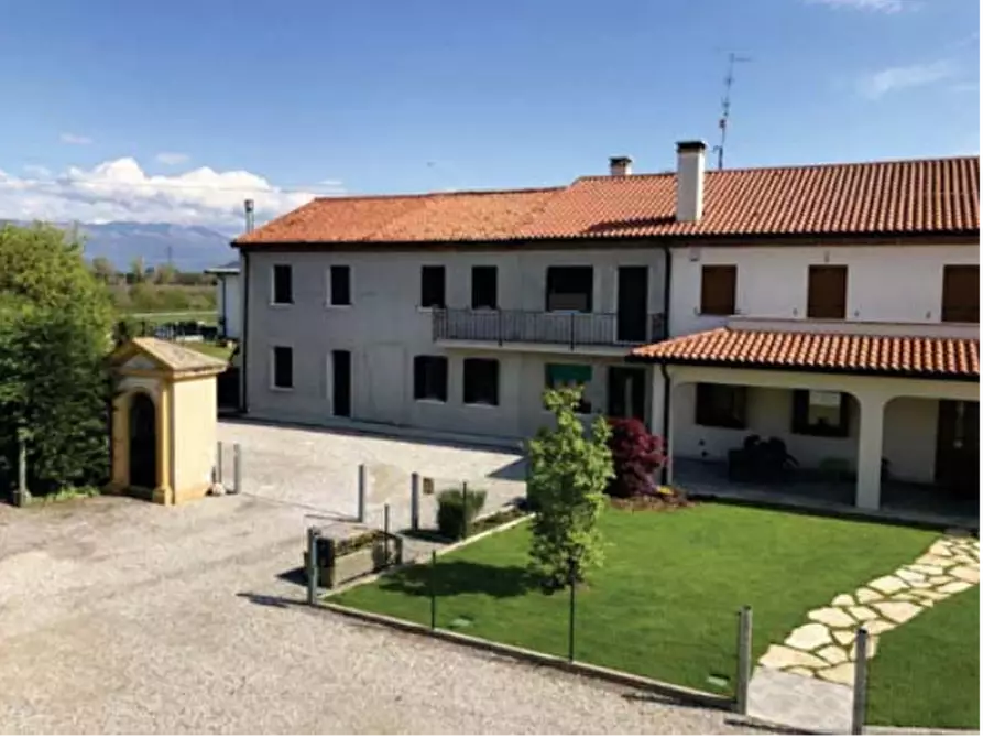 Immagine 1 di Porzione di casa in vendita  in Via Vallonto II a Fontanelle