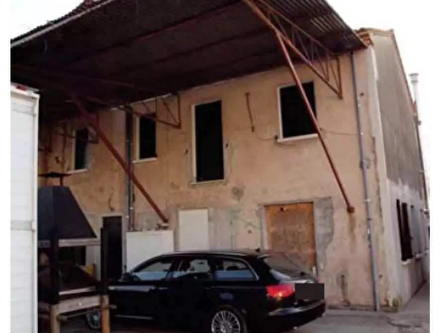 Immagine 5 di Porzione di casa in vendita  in Via Vallonto II a Fontanelle