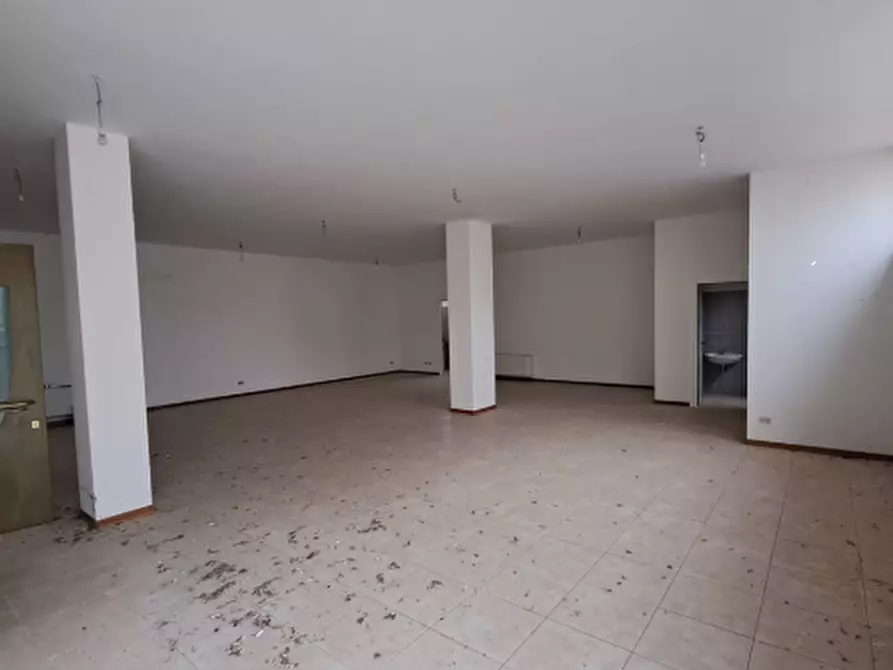 Immagine 7 di Negozio in vendita  in Galleria Nazioni Unite a Vittorio Veneto